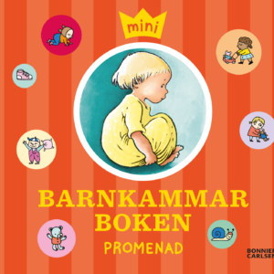 Framsidan av barnboken 'Minibarnkammarboken: Promenad' med en illustration av ett litet barn i gul pyjamas som sitter med knäna uppdragna. Bokens omslag är röd-orange med vertikala ränder och dekorerad med små cirklar innehållande illustrationer av olika lekande barn och djur. Texten 'Minibarnkammarboken: Promenad' står i gula bokstäver under bilden av barnet.